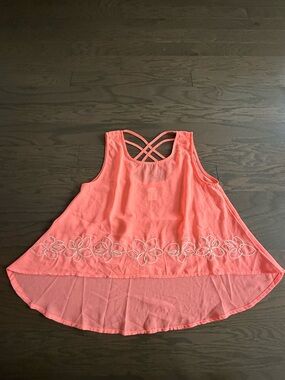 Banjul Coral Tank Top w/ White Floral Embroidery woman’s sz small summer